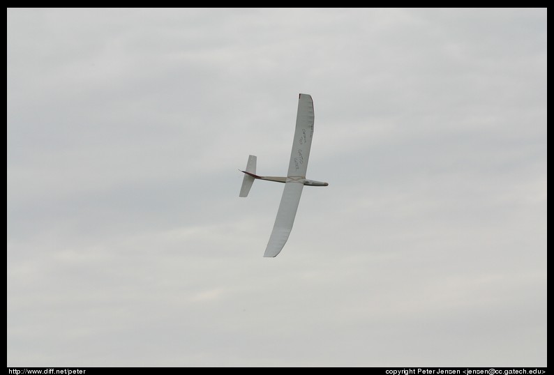 ghetto glider in flight (note the covering job on the left wingtip)