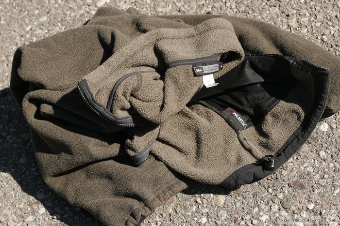 heavy fleece - no need for zippers in the backcountry