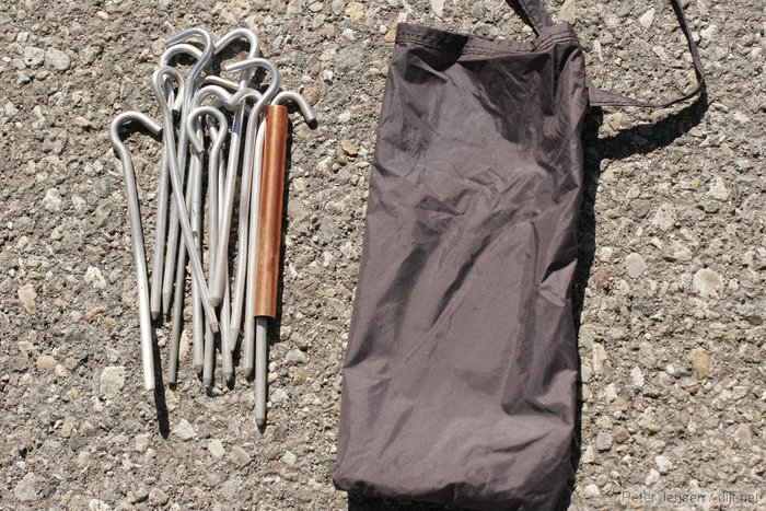 aluminum stakes, and tent splint