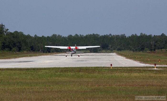 N20443 landing at 2RR