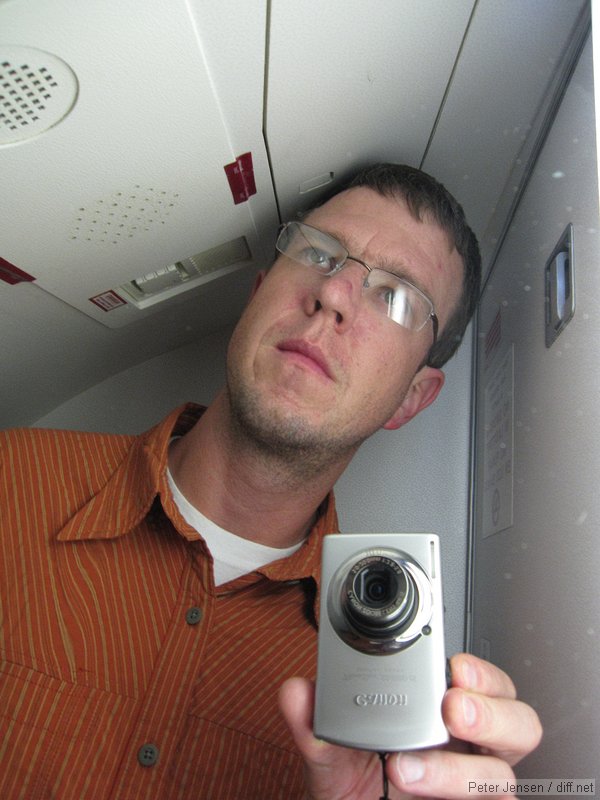 i hate airplane bathrooms