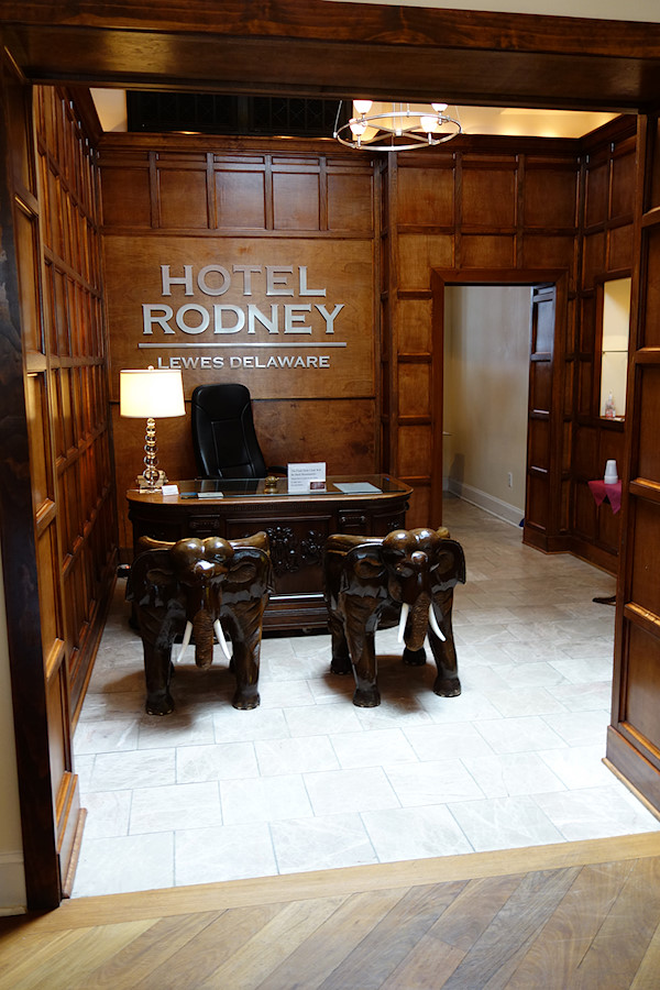 Hotel Rodney lobby