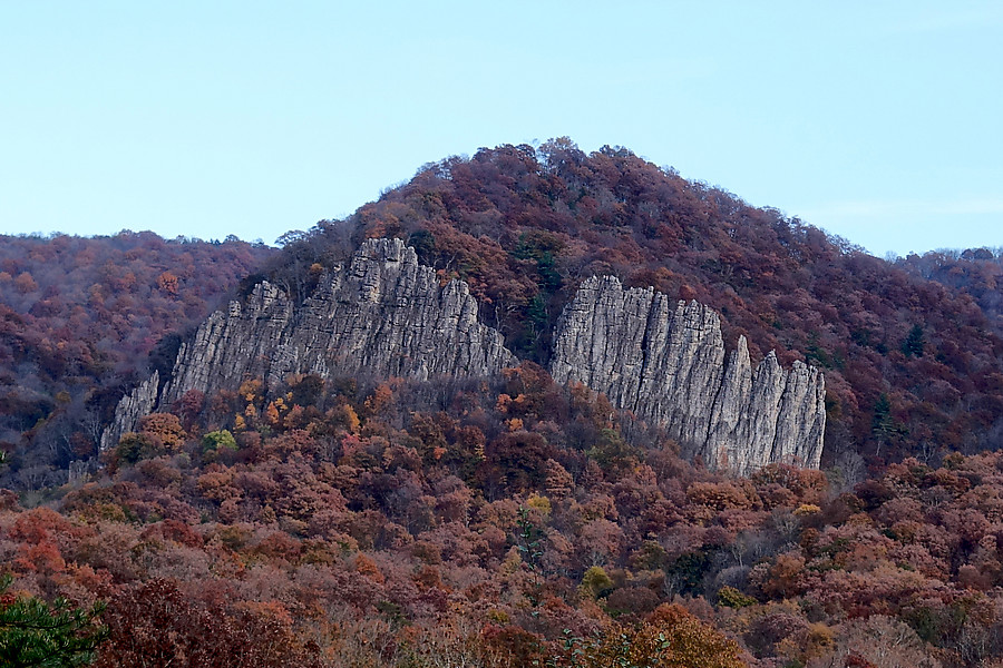 center formation of Baker Rocks