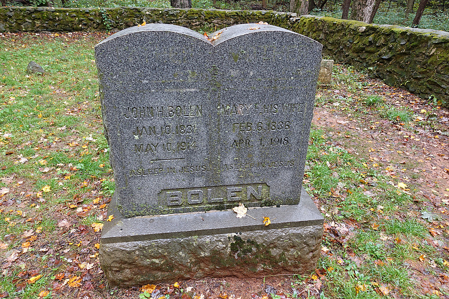 Bolen graves, 1914 and 1918