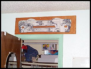 hang board in bed room
