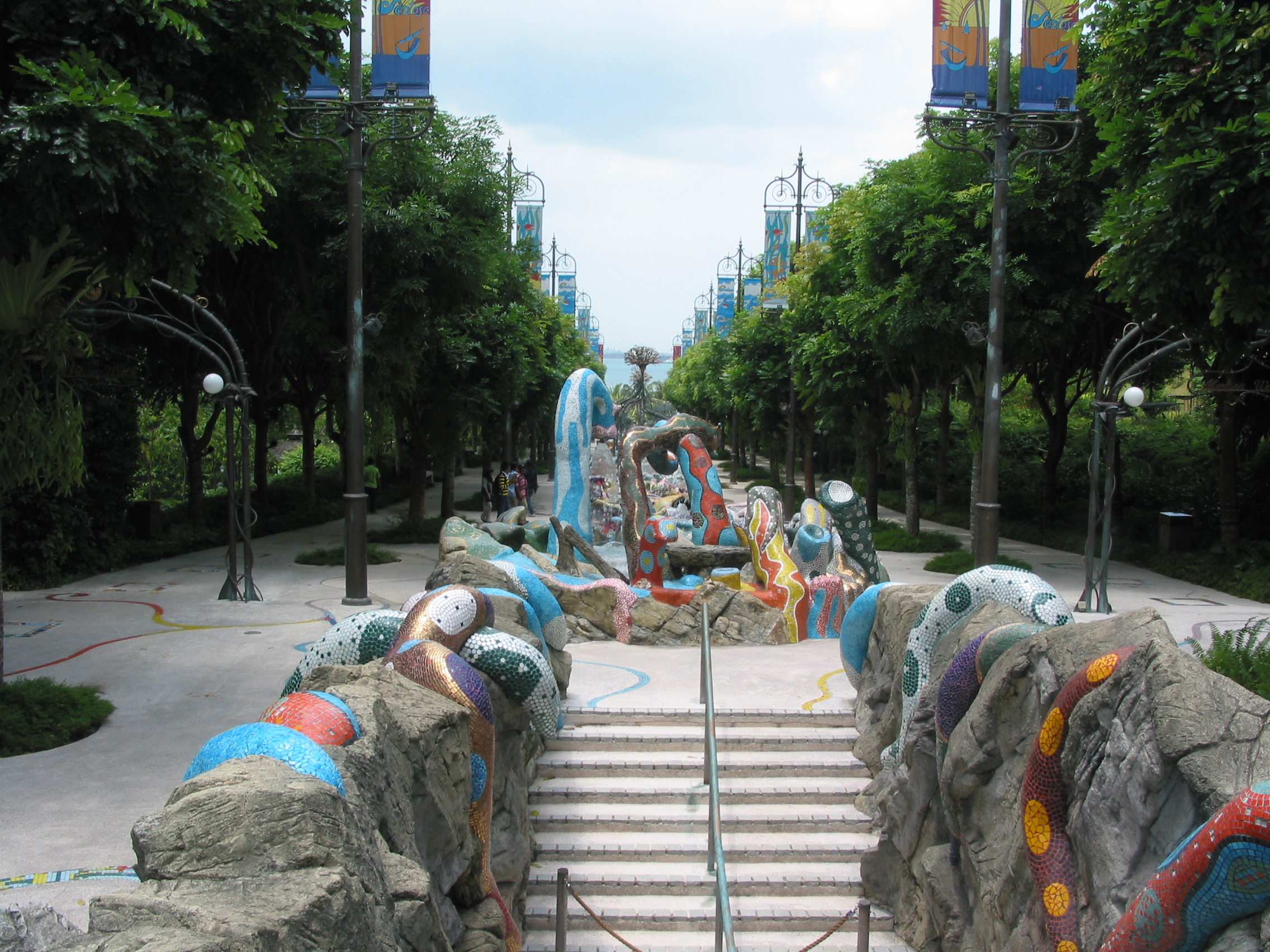 giant mosaic fountain