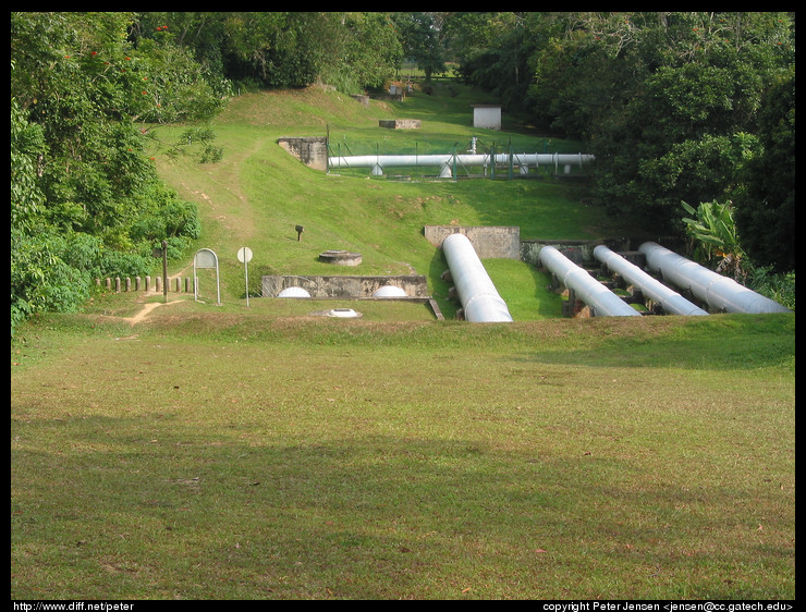 Singapore water supply lines from Malaysia