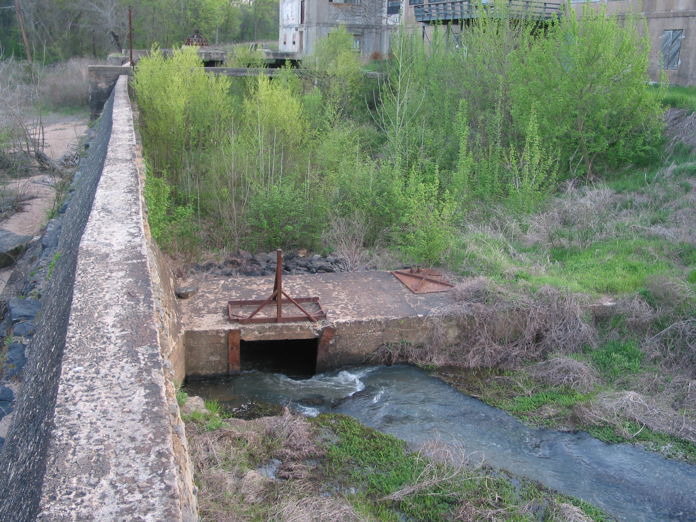 another sluice gate