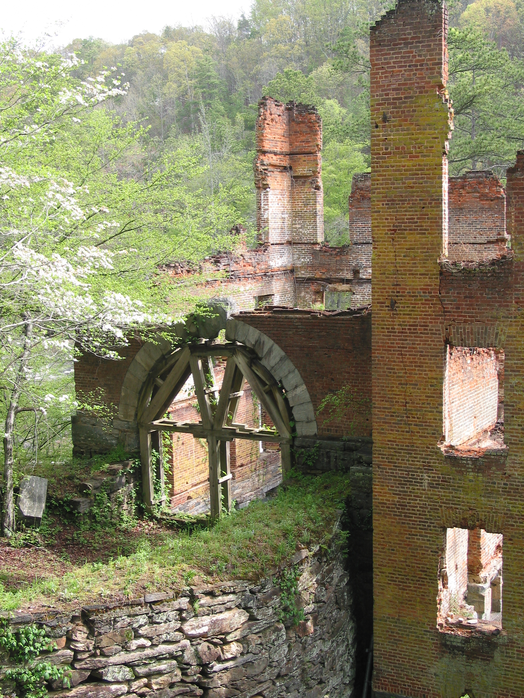old mill (note the keystone and support structure)