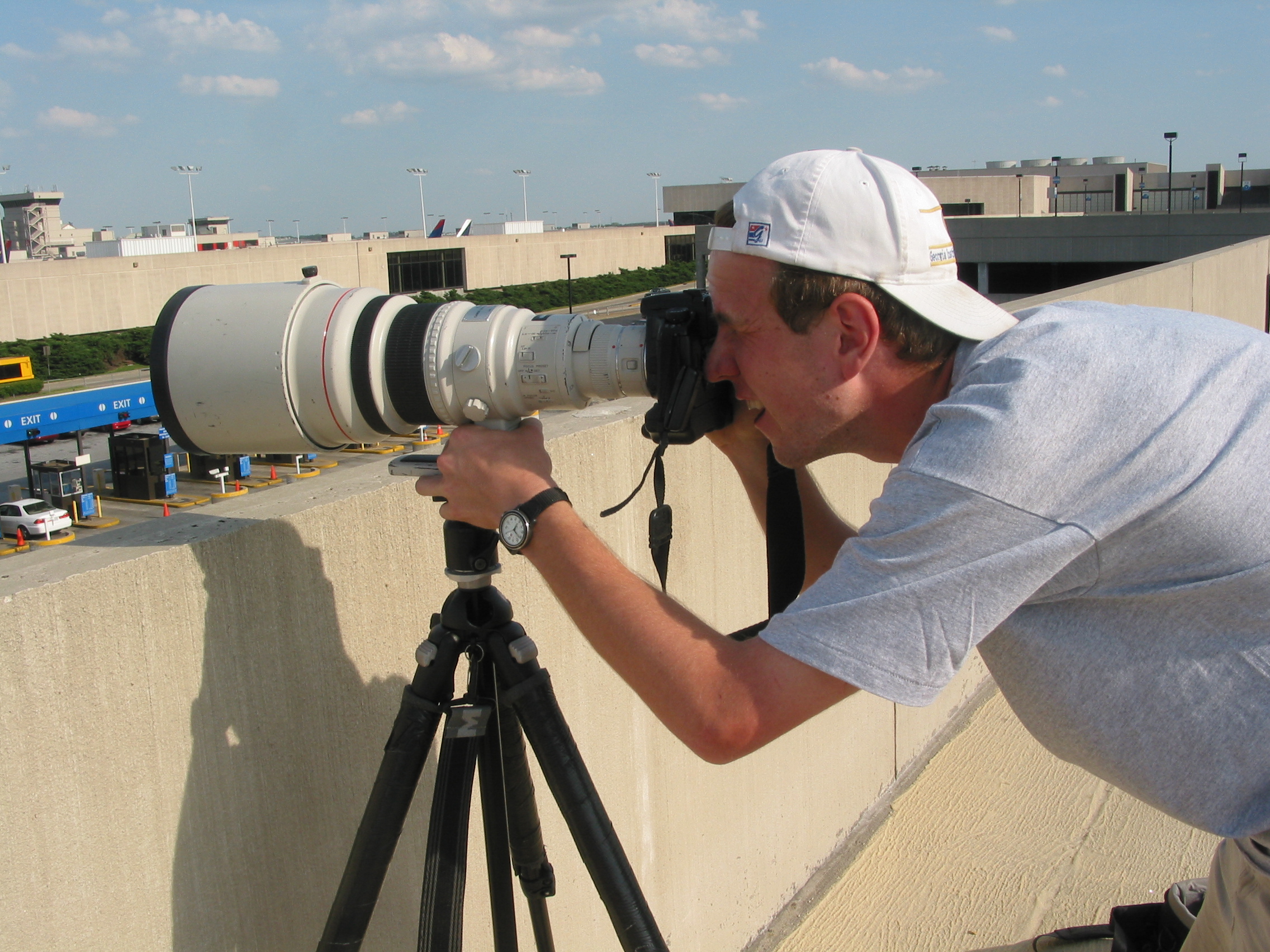 Peter shooting planes on runway 26 @ ATL