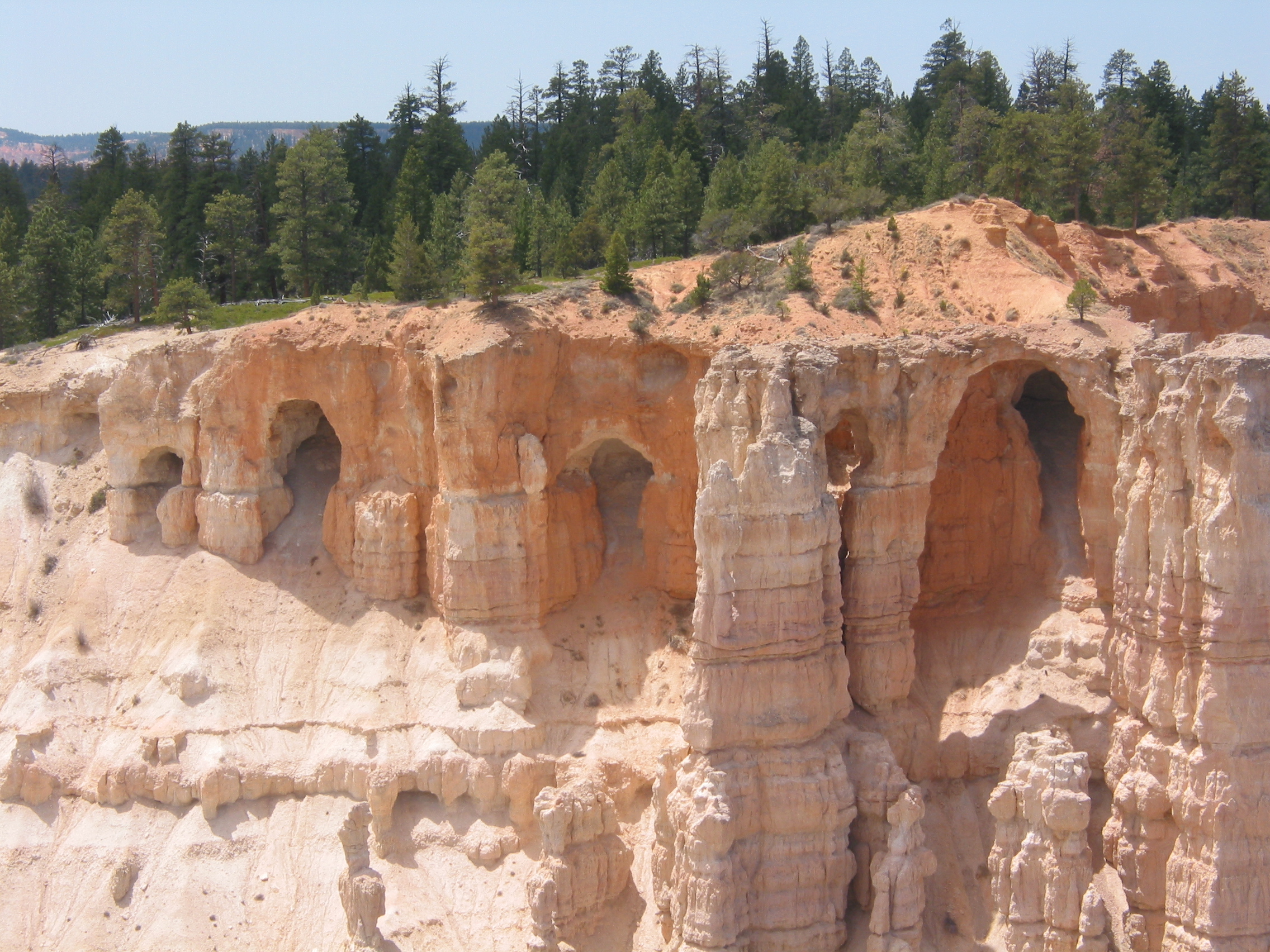 Bryce Canyon grottos