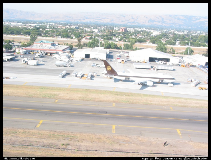 FedEx plane