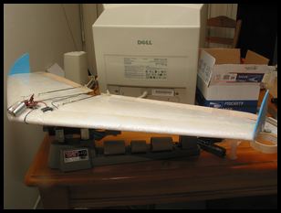 the minizagi with battery positioned for CG determinization