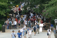 Skiles walkway at lunchtime