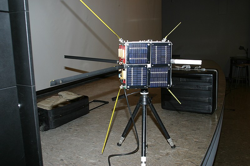 PC-Sat mockup and testing cube