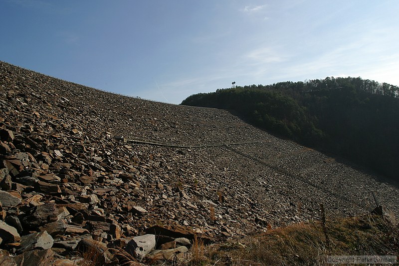 Carter's dam from the first point on the path down