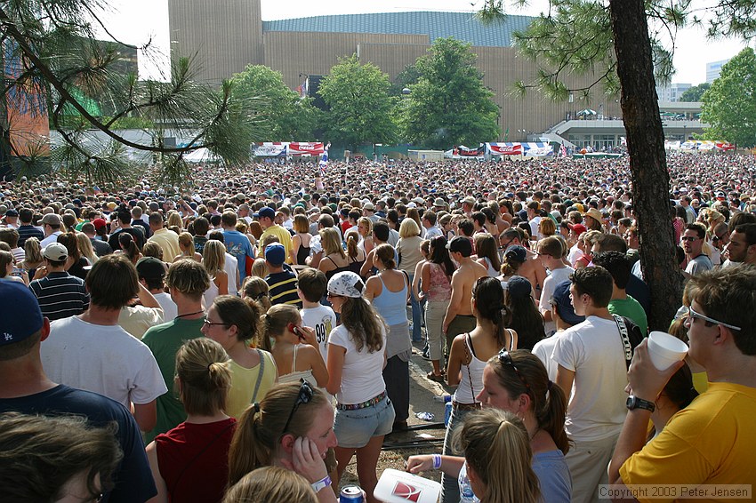 the sea of people in front of the 99x stage