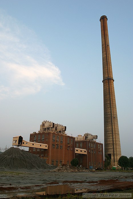 GA Power Plant Arkwright's 582' stack, one week before it will be demolished