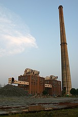 GA Power Plant Arkwright's 582' stack, one week before it will be demolished