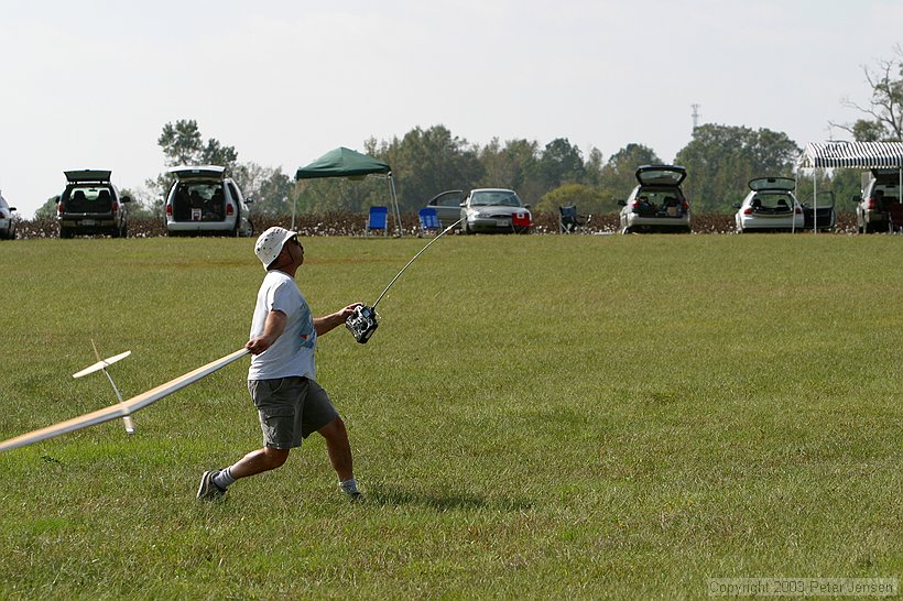 the shutter speed (1/640 second) is high enough here that I suspect I caught a real image of boom flex, although those more familiar with the relative velocities involved are welcome to comment.