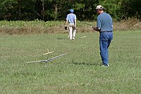 The current trend in open-class TD contests seems to be moving toward "prospecting" on landing, whereby the contestants each try to better the whole they dig.  Luckily, the grass at the site was superb and really gave nice landings.