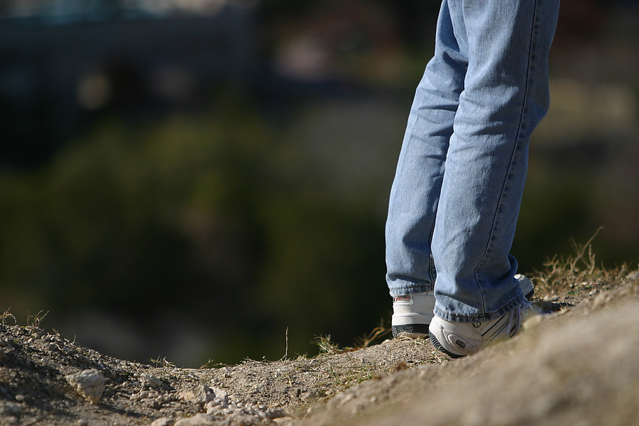 people obsess over gear all the time... but from this informal study, it is clear that tennis shoes and light boots are the ideal sloping shoes