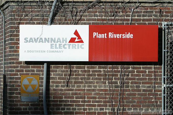 Plant Riverside sign