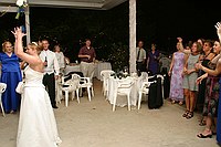 bouquet toss