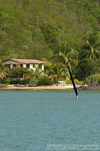 sunken cruising boat in Leverick Bay