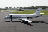 N220DF - Dassault Falcon 2000 on the ramp