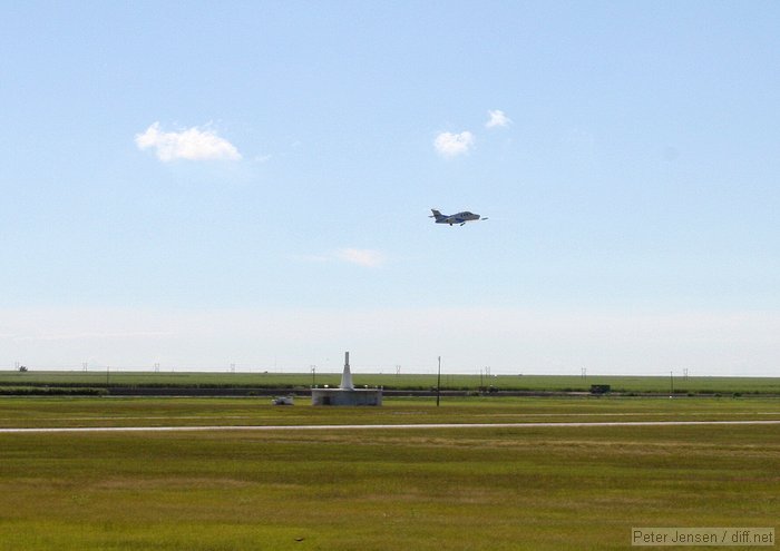 jet doing a low approach at PHK