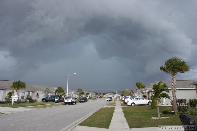 fast moving thunderstorm going east