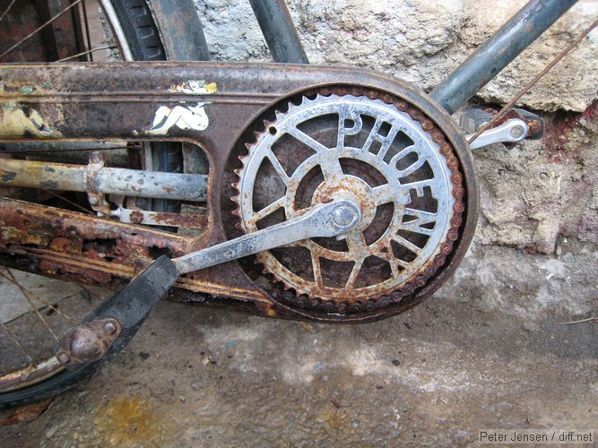 cool chainwheel design, along with an unexpected-for-Disney-at-kids-eye-level sticker