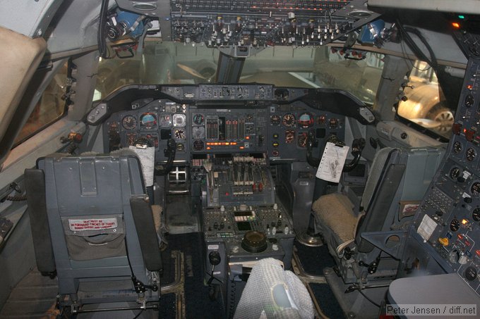 747 cockpit