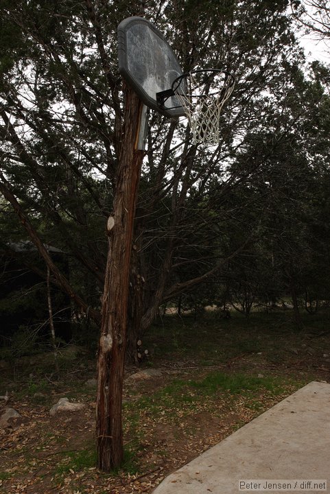 nice basketball goal - I didn't measure the height or try to dunk, though