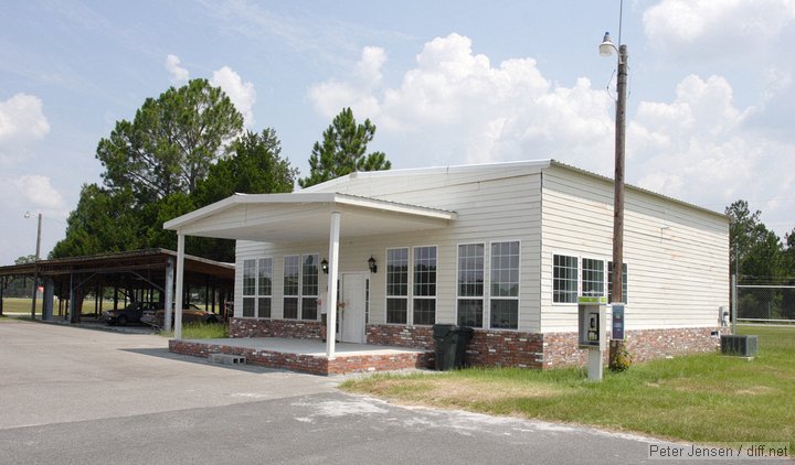 KHOE office and lounge - had Internet and A/C - what more can you ask for?
