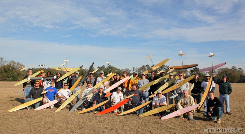 pilot's group photo - unfortunately, we forgot to do it on Saturday when we had a few other guys there