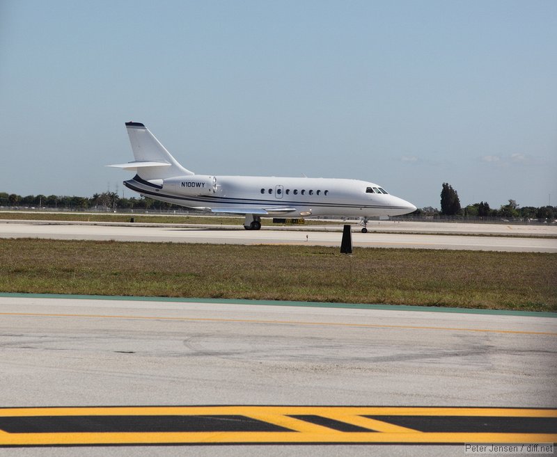 N100WY on the takeoff roll