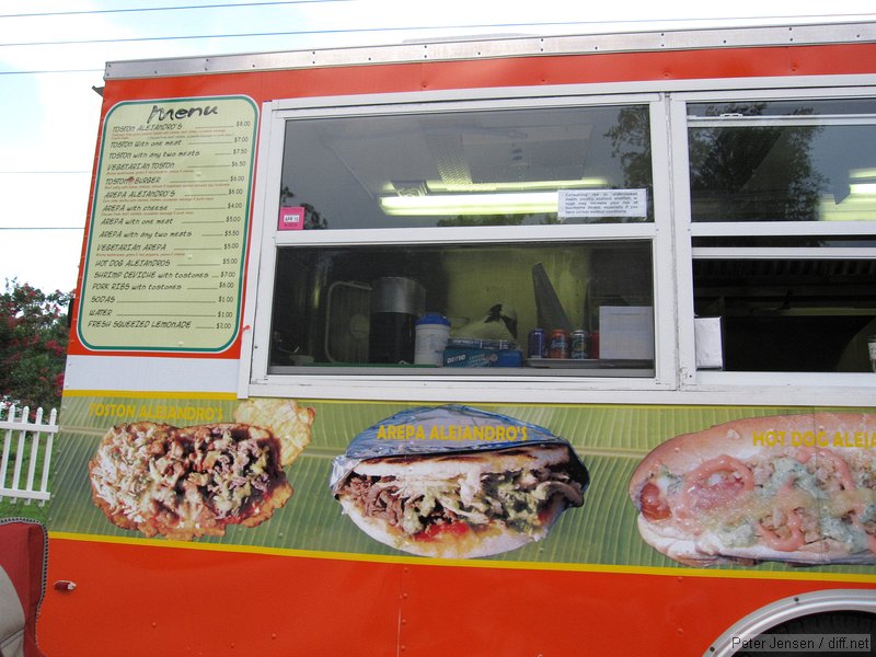 Alejandro's Kitchen at Park Bark - yummy, but nobody told them about using photos of real food :(