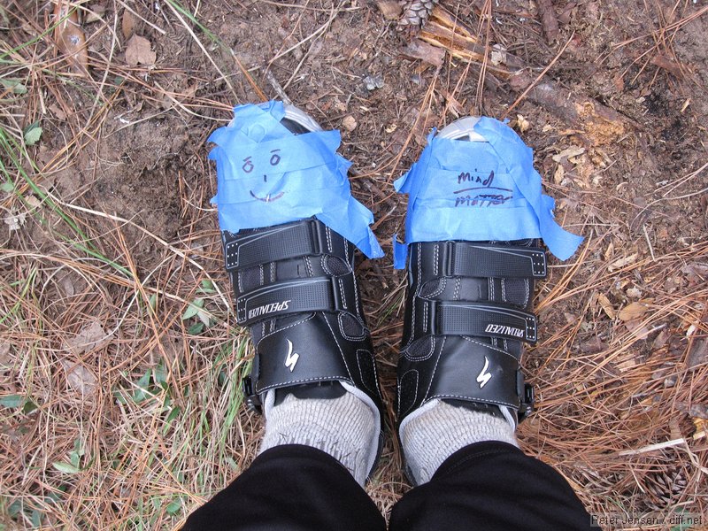 my feet stayed warm. Shoes are size 49 and I can also wear 48s, with vents taped and a single pair of smartwool normal weight hiking socks.