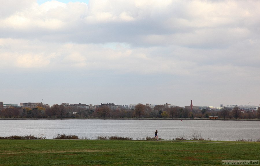 this jogger had about the same tolerance for the cold as me - she was out and back in 14 minutes.