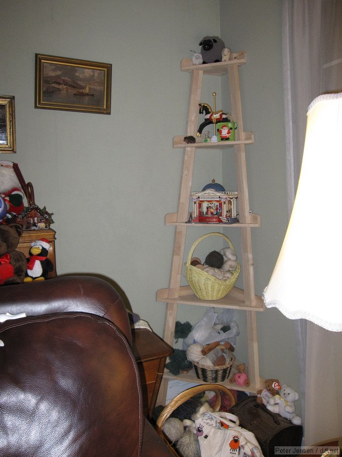 I like the utility and simplicity of this shelf