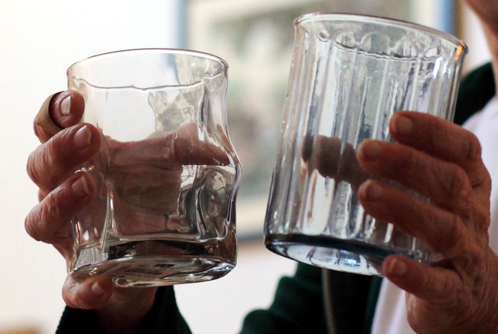 do you know where I can find a glass like the one on the right?