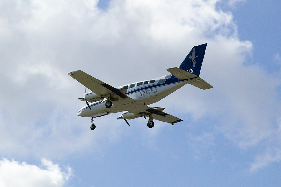 CapeAir Cessna 402 N781EA on short final