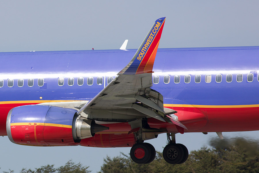 SWA N639SW has an ugly patch over that last visible window...