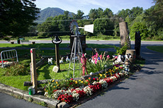 mandatory NC yard art at the motel