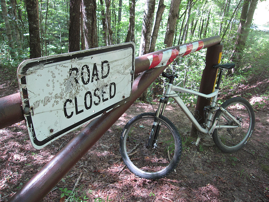 road closed, but nice pattern!