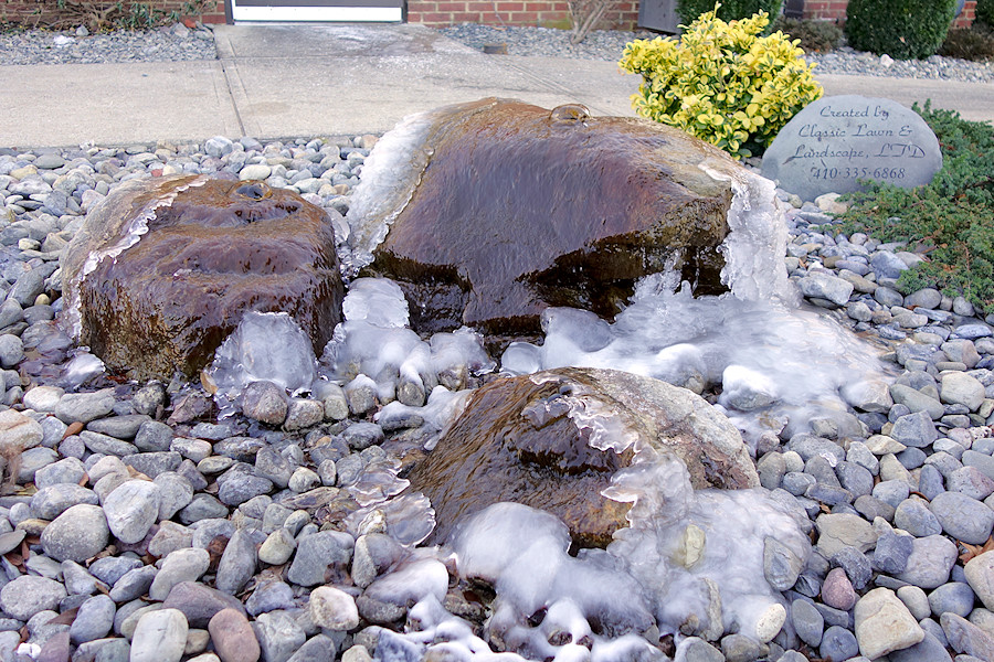 ice on a fountain - time to take a trip to FL