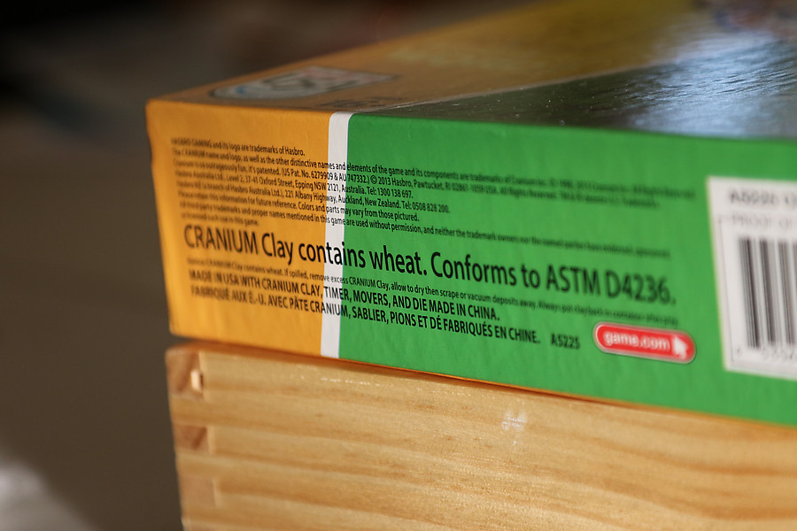 CRANIUM Clay contains wheat!