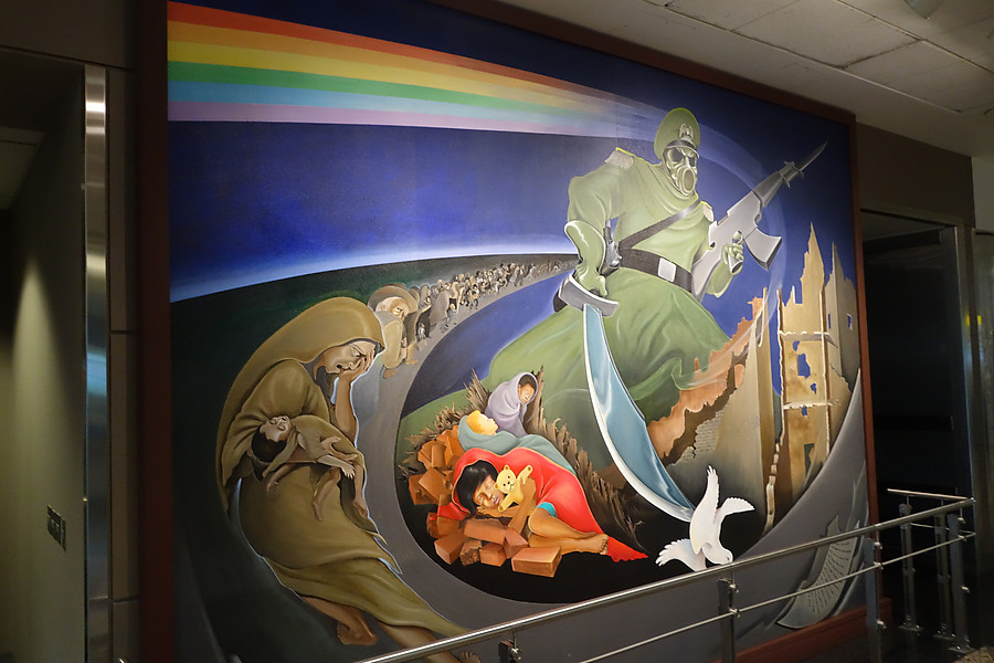 crazy mural at Denver airport